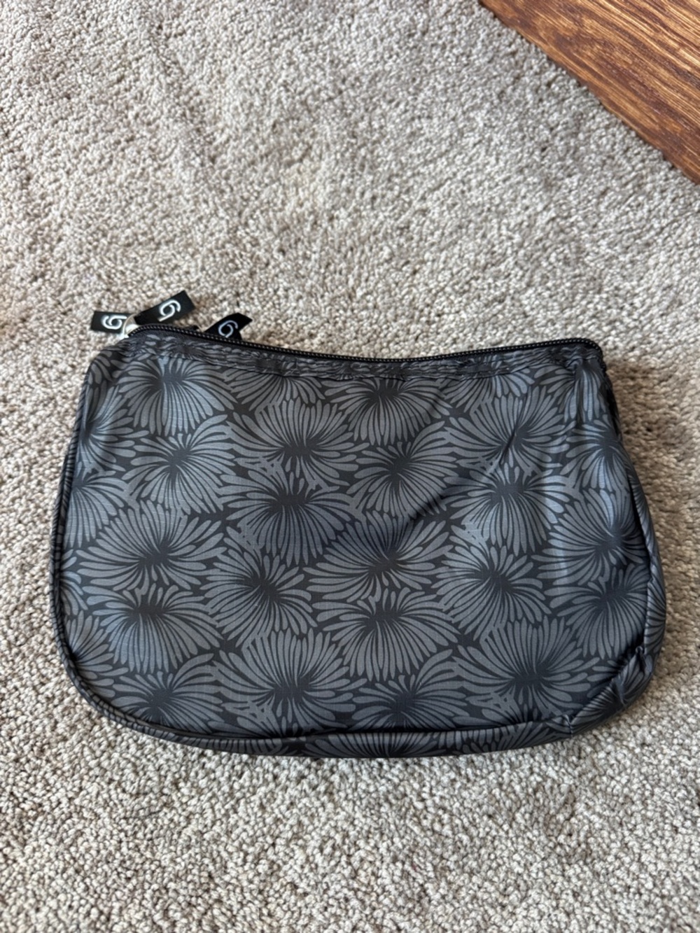 Baggallini Floral Travel Pouch Gray Black Zip Cosmetic Organizer